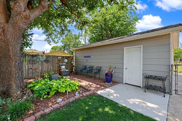 2227 W Southgate, Wichita, KS 67217
