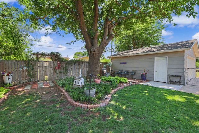 2227 W Southgate, Wichita, KS 67217