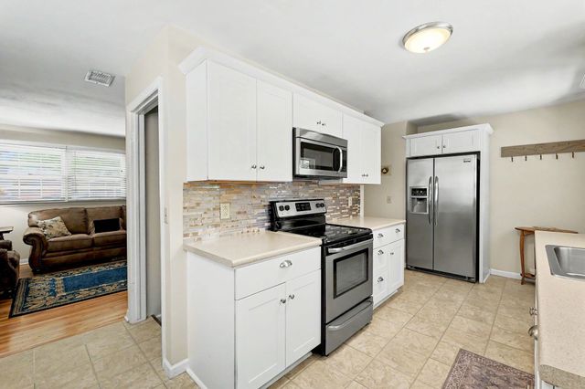 2227 W Southgate, Wichita, KS 67217