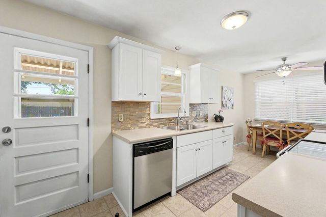 2227 W Southgate, Wichita, KS 67217