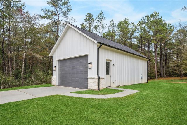 688 Lonestar Road, Huntsville, TX 77340