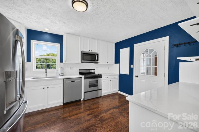 10724 Kingsview Drive, Davidson, NC 28036