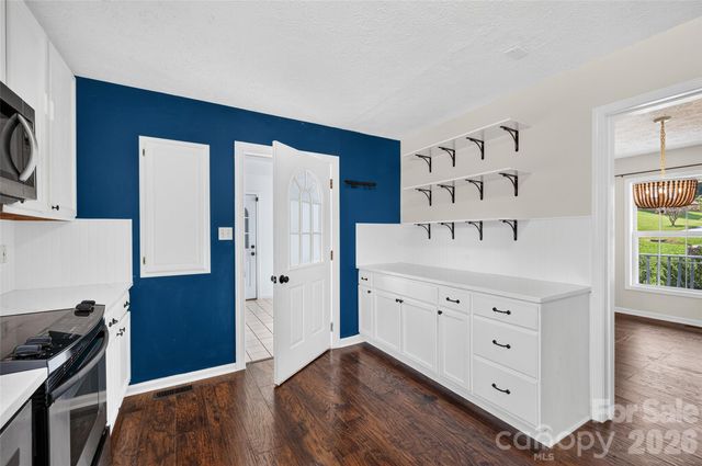 10724 Kingsview Drive, Davidson, NC 28036