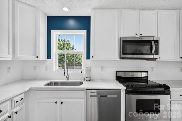 10724 Kingsview Drive, Davidson, NC 28036