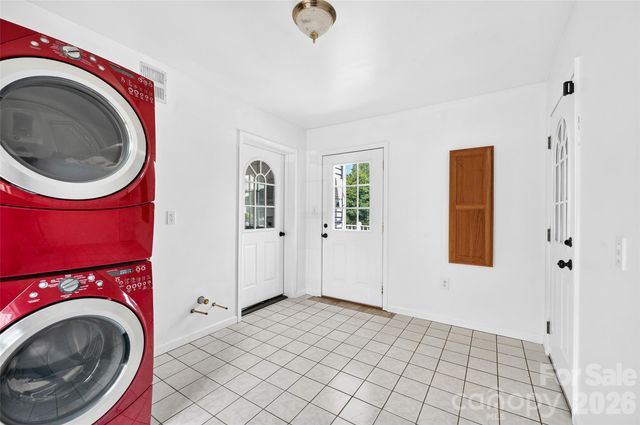 10724 Kingsview Drive, Davidson, NC 28036
