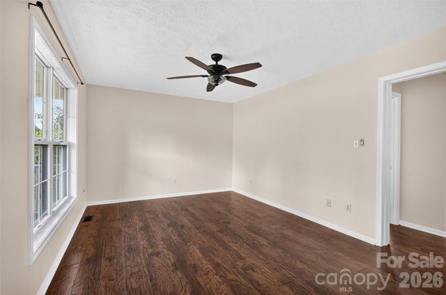 10724 Kingsview Drive, Davidson, NC 28036
