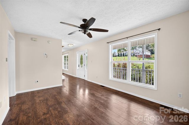 10724 Kingsview Drive, Davidson, NC 28036