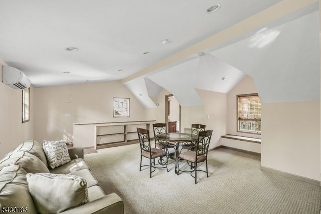 63 Park Ave, Wyckoff Twp., NJ 07481