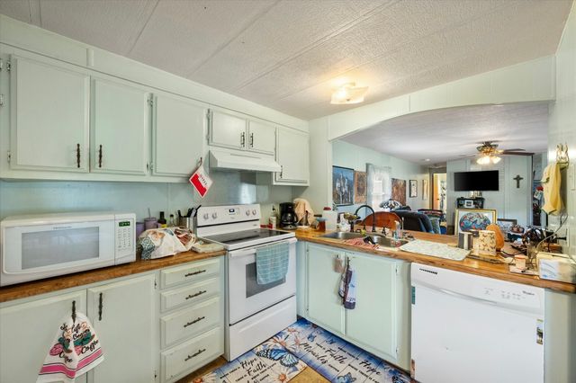 209 CR 190, Streetman, TX 75859