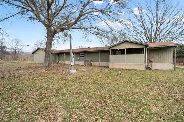 209 CR 190, Streetman, TX 75859