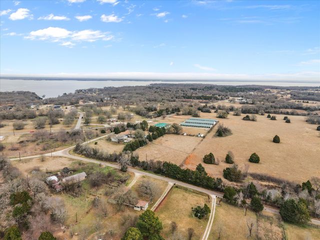 209 CR 190, Streetman, TX 75859