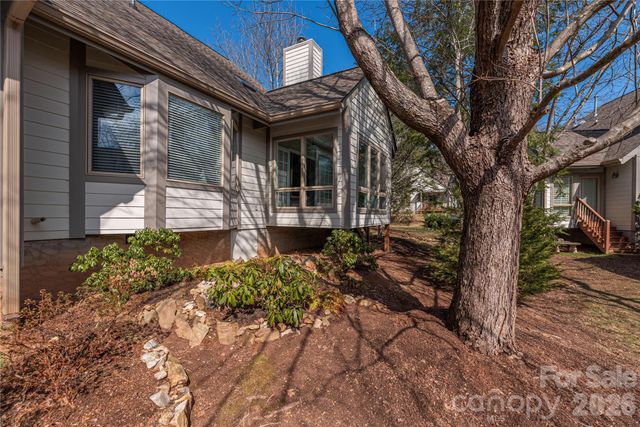 64 Pinnacle Point, Asheville, NC 28805