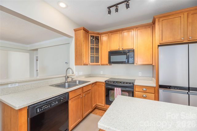 64 Pinnacle Point, Asheville, NC 28805