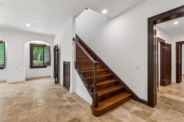 2603 S PARKVIEW STREET, Tampa, FL 33629