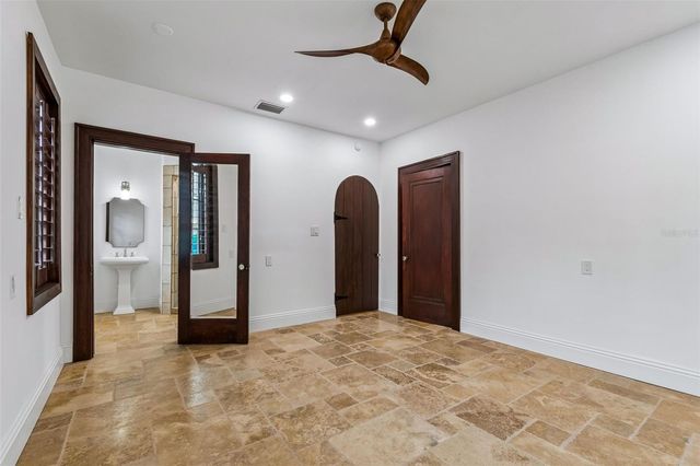 2603 S PARKVIEW STREET, Tampa, FL 33629