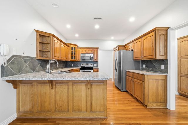 5904 S Nettleton Avenue, Springfield, MO 65810