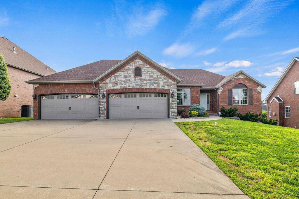 5904 S Nettleton Avenue, Springfield, MO 65810