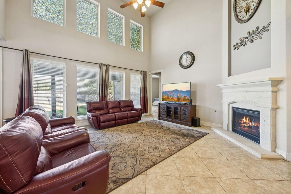 1611 Tonkawa Trail, Katy, TX 77493