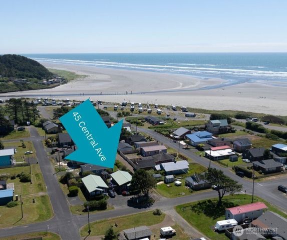 45 Central Avenue, Pacific Beach, WA 98571