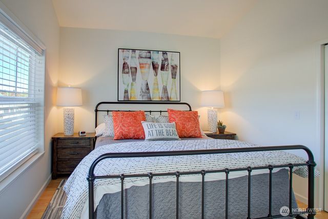 45 Central Avenue, Pacific Beach, WA 98571