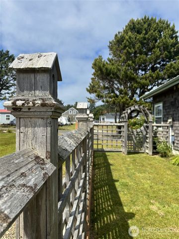 45 Central Avenue, Pacific Beach, WA 98571