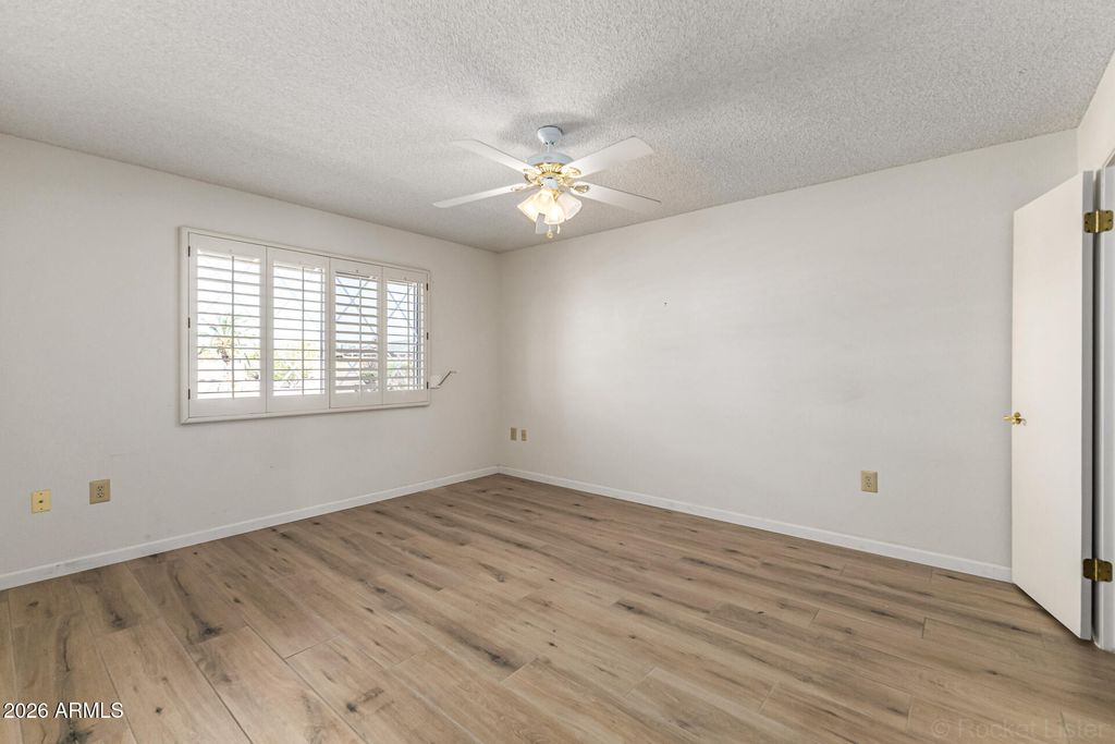 Image 14 of property listing at 19629 N Welk Drive, Sun City, AZ 85373