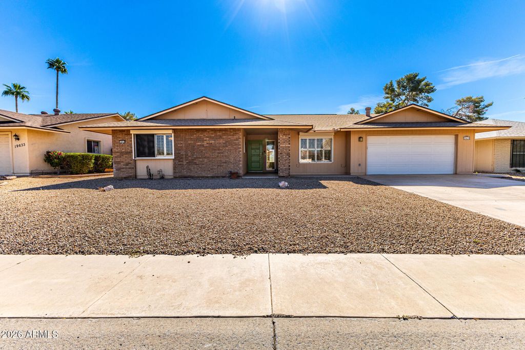 Image 2 of property listing at 19629 N Welk Drive, Sun City, AZ 85373