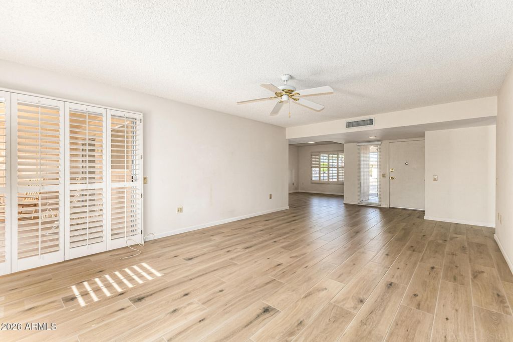 Image 4 of property listing at 19629 N Welk Drive, Sun City, AZ 85373