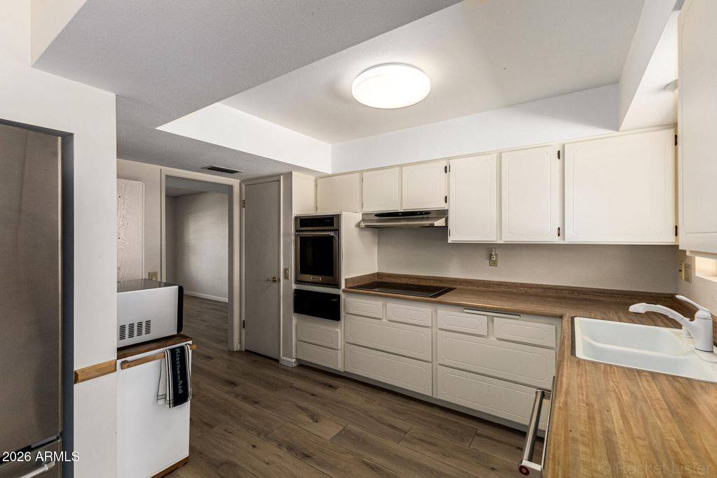 Image 9 of property listing at 19629 N Welk Drive, Sun City, AZ 85373