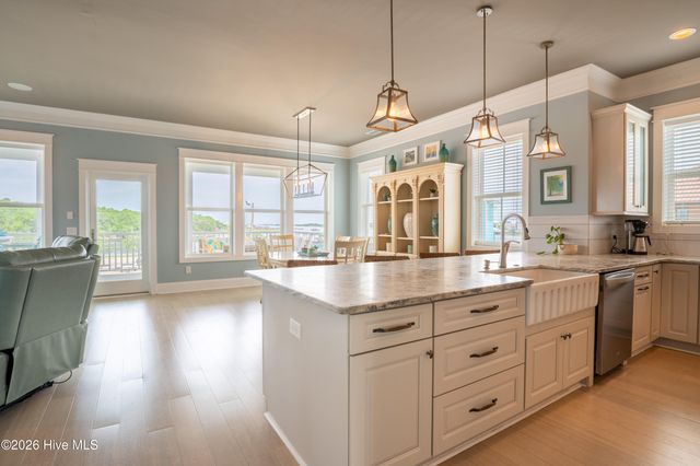 200 Annie Drive, Carolina Beach, NC 28428