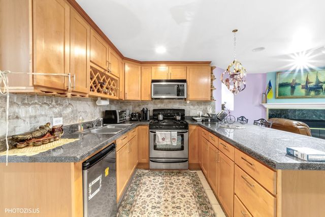 2523 W Iowa Street, Chicago, IL 60622