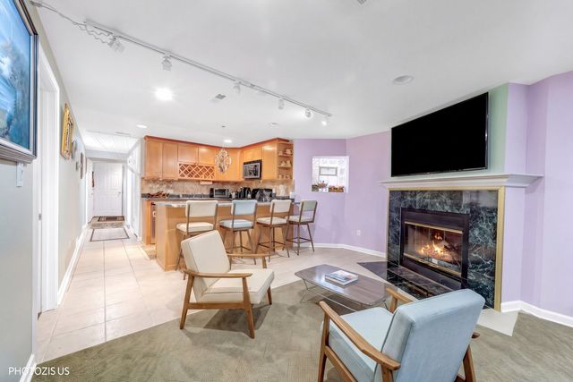 2523 W Iowa Street, Chicago, IL 60622