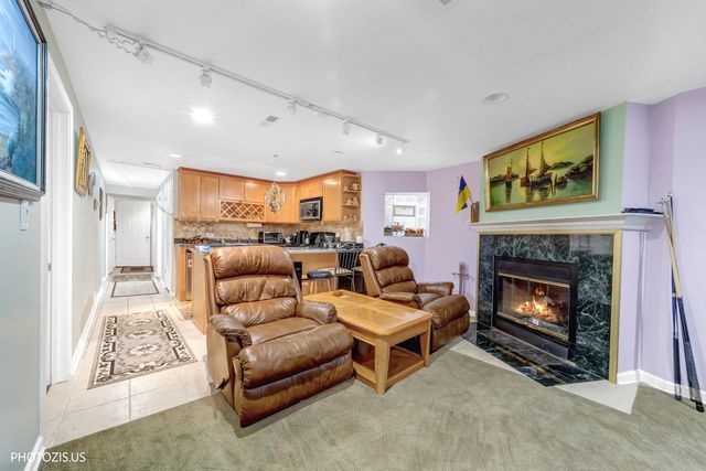 2523 W Iowa Street, Chicago, IL 60622