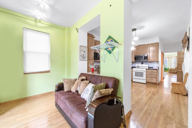 2523 W Iowa Street, Chicago, IL 60622