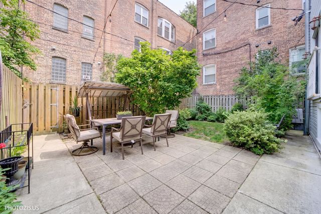 2523 W Iowa Street, Chicago, IL 60622