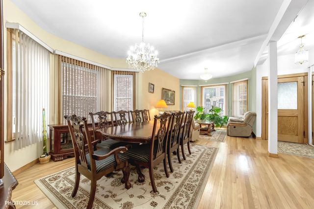 2523 W Iowa Street, Chicago, IL 60622