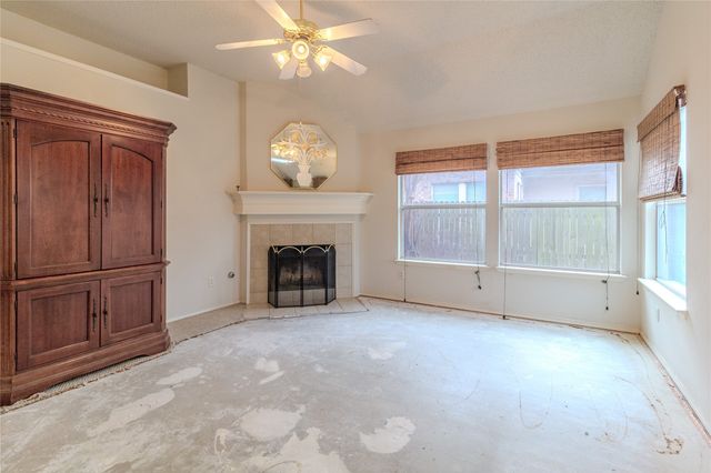 8504 Rock Creek Drive, Fort Worth, TX 76123