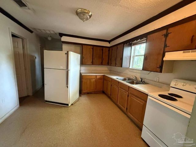 2911 N 9th Ave, Pensacola, FL 32503