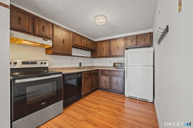 949 Pleasant Valley Road 7-4, South Windsor, CT 06074