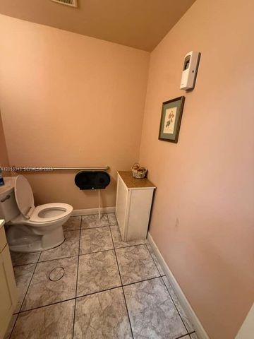6647 Taft St, Hollywood, FL 33024