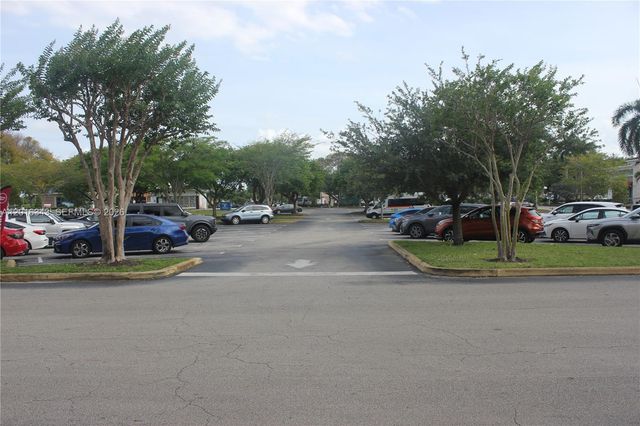 6647 Taft St, Hollywood, FL 33024