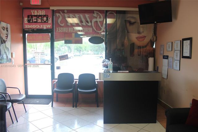 6647 Taft St, Hollywood, FL 33024