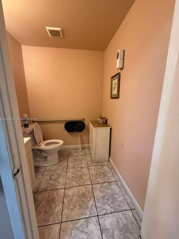 6647 Taft St, Hollywood, FL 33024