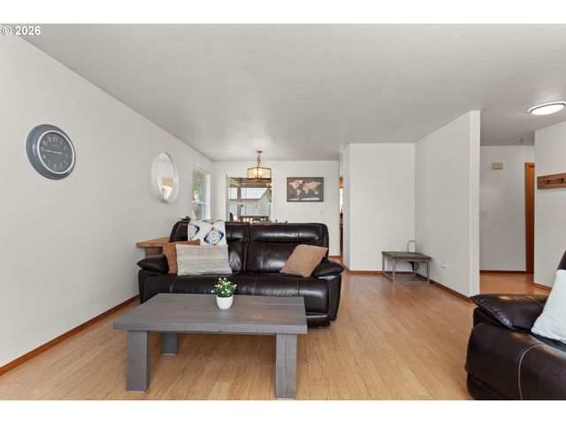 1327 G St, Washougal, WA 98671