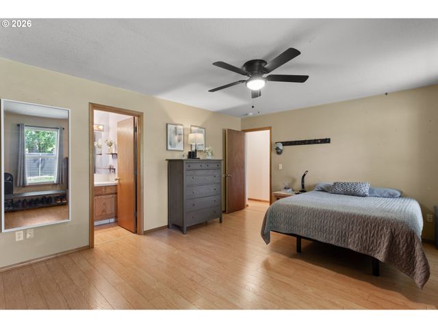 1327 G St, Washougal, WA 98671