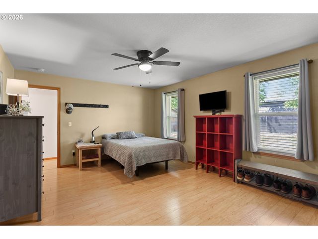 1327 G St, Washougal, WA 98671