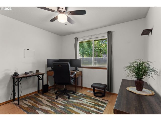 1327 G St, Washougal, WA 98671
