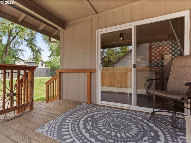 1327 G St, Washougal, WA 98671