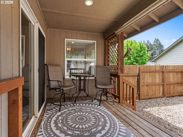 1327 G St, Washougal, WA 98671