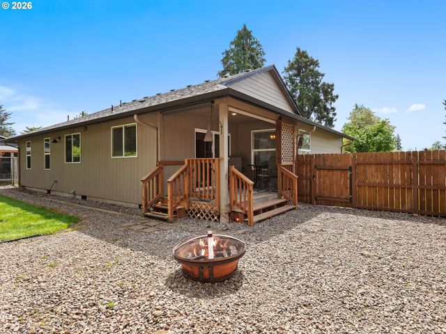 1327 G St, Washougal, WA 98671